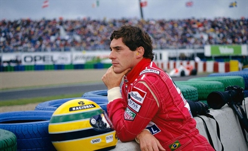 A helmet, an icon: Happy Birthday, Ayrton! Obrigado por tudo  - A helmet, an icon: Happy Birthday, Ayrton
