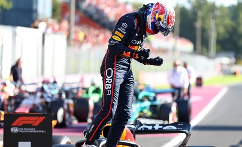 At Monza, you can do it without slipstream (sceptics should ask Max)