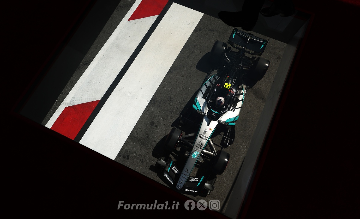 Azerbaijan GP FP1: Mercedes leads in Baku, Leclerc third as Antonelli hits trouble