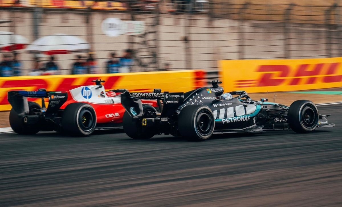 Mercedes: party mode is a provocation, but Hamilton knows what he's saying