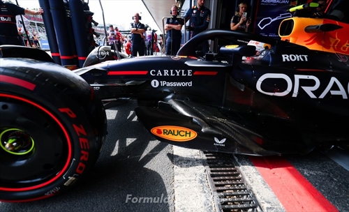 The C6 prevailed, but the C5 remains a threat on the flying lap