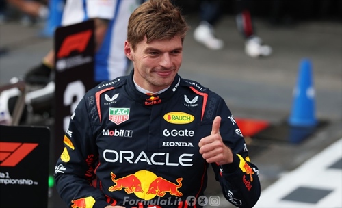 Verstappen dominates in Baku: second consecutive victory for the Dutchman