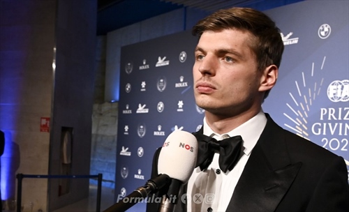Verstappen, the driver with the tailor-made tuxedo